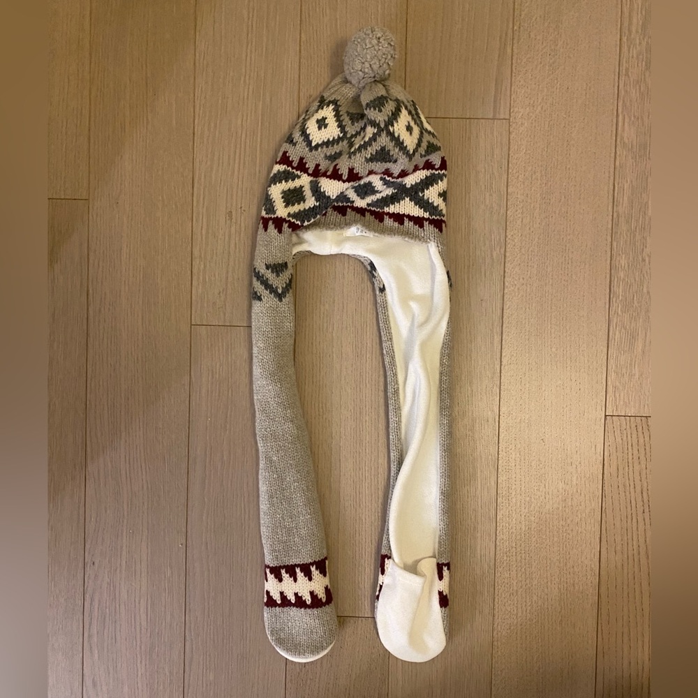 EUC child’s hat, scarf and kitten combo